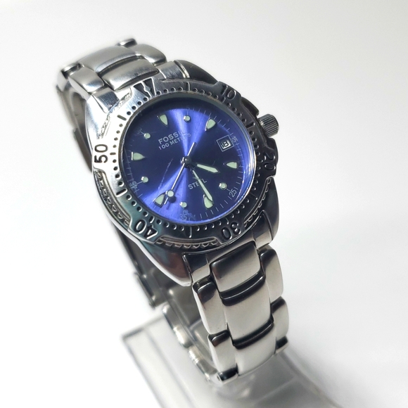 Vintage Fossil Steel FS-2523 Silver Watch with Purplish Blue Face - Picture 1 of 14